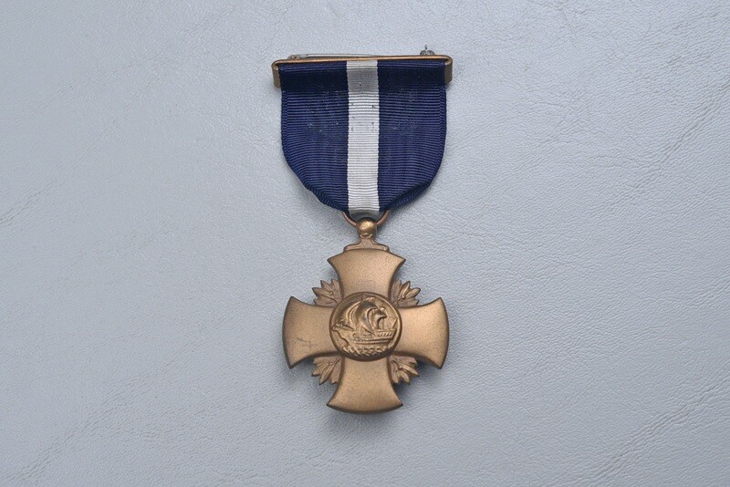 WWII U.S. NAVY CROSS WWII U.S. NAVY CROSS