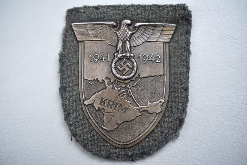 WWII GERMAN KRIM CAMPAIGN SHIELD ON ARMY BACKING – UNIFORM REMOVED