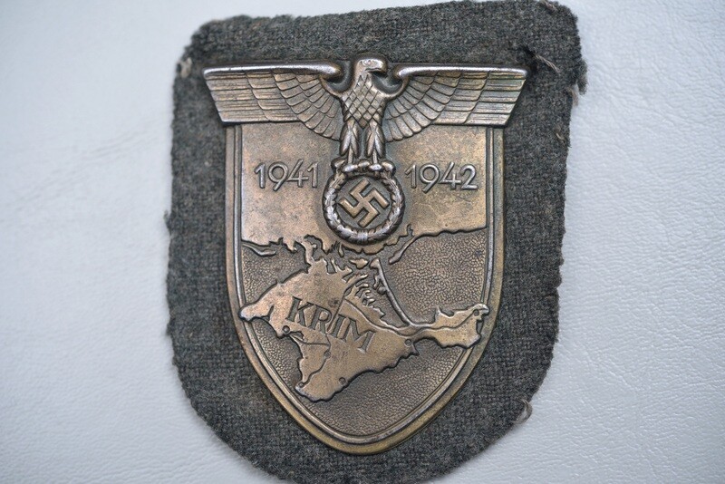 WWII GERMAN KRIM CAMPAIGN SHIELD ON ARMY BACKING