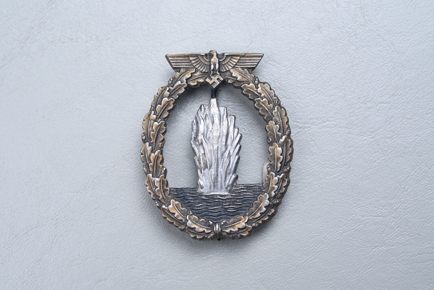 WWII GERMAN KRIEGSMARINE MINESWEEPER BADGE - MAKE MARKED