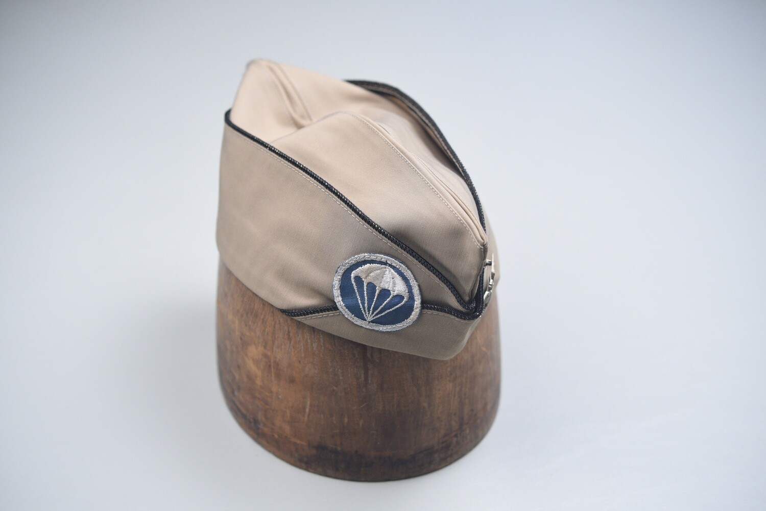 WWII U.S. PARACHUTE INFANTRY REGIMENT COLONEL’S KHAKI OVERSEAS CAP - BLUE PATCH