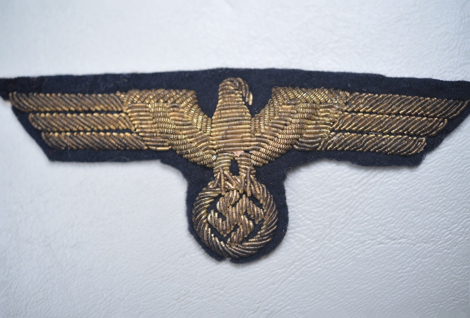 WWII GERMAN KRIEGSMARINE OFFICER&#39;S BREAST EAGLE IN GOLD BULLION
