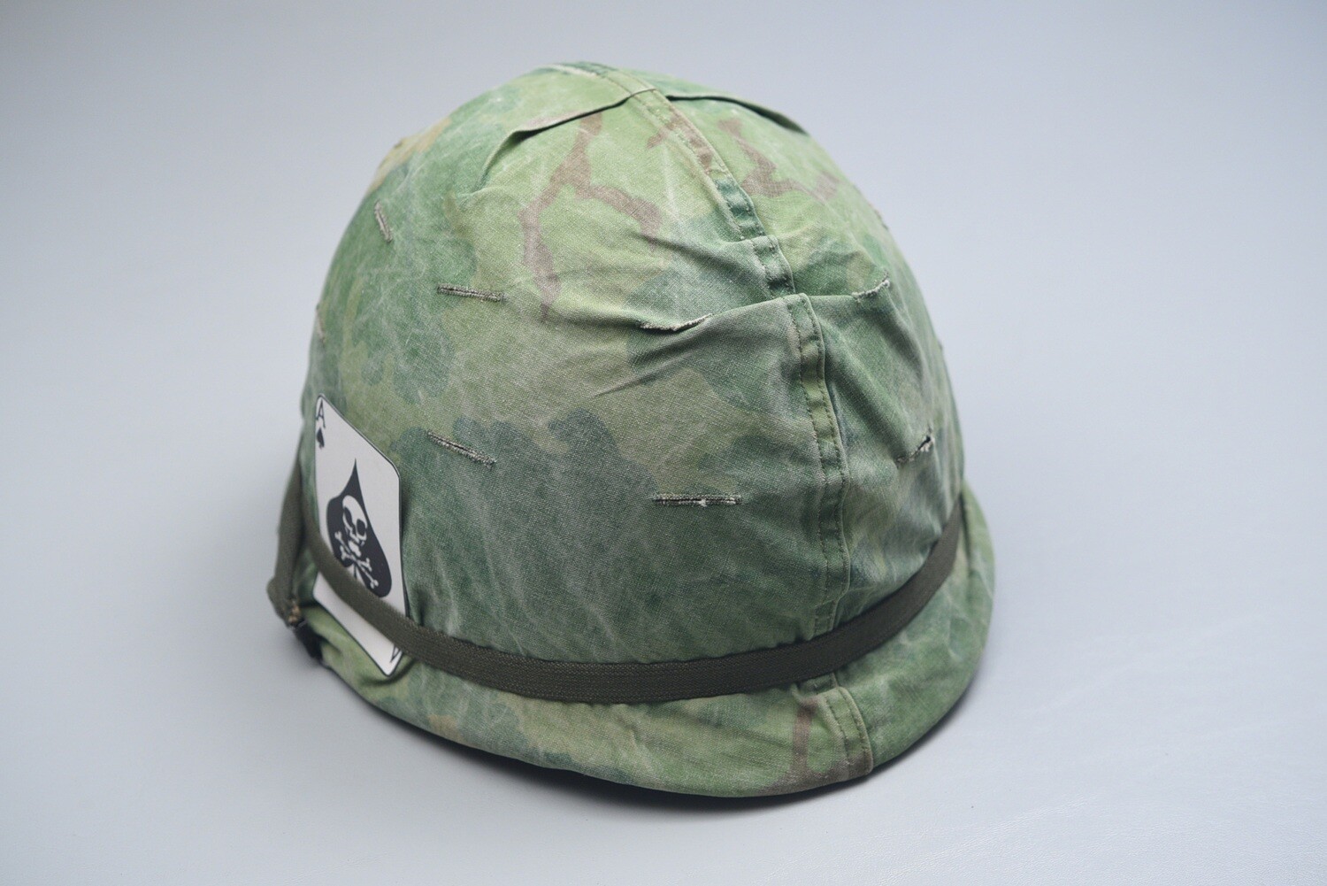 VIETNAM WAR U.S. M1 STEEL HELMET w/1962 DATED MITCHELL CAMOUFLAGE COVER - COMPLETE