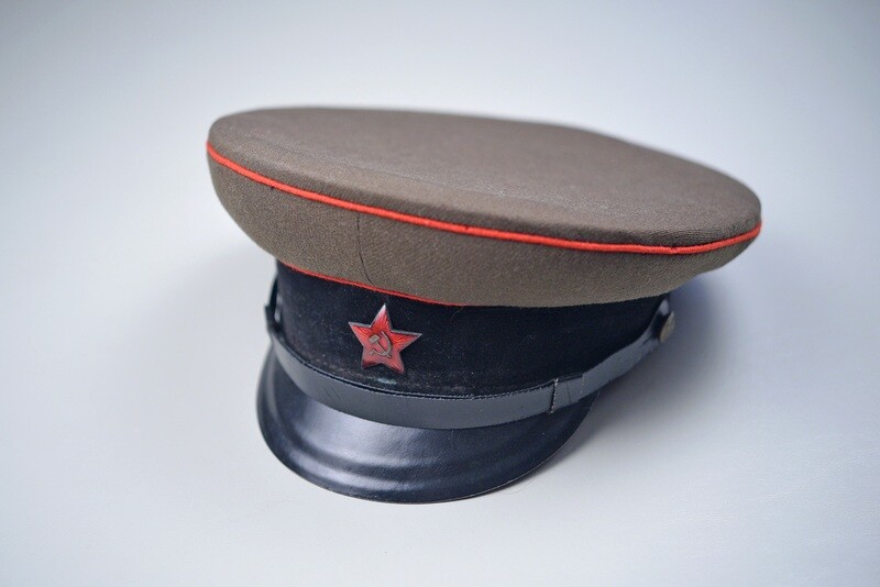 SOVIET RUSSIAN ARMY TANK OFFICER’S VISOR CAP