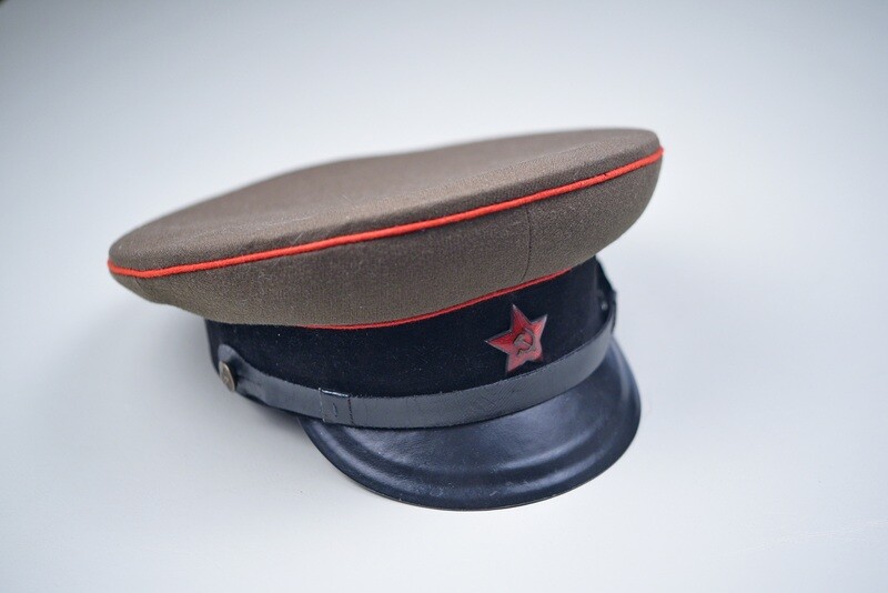 SOVIET RUSSIAN ARMY TANK OFFICER’S VISOR CAP SOVIET RUSSIAN ARMY TANK OFFICER’S VISOR CAP