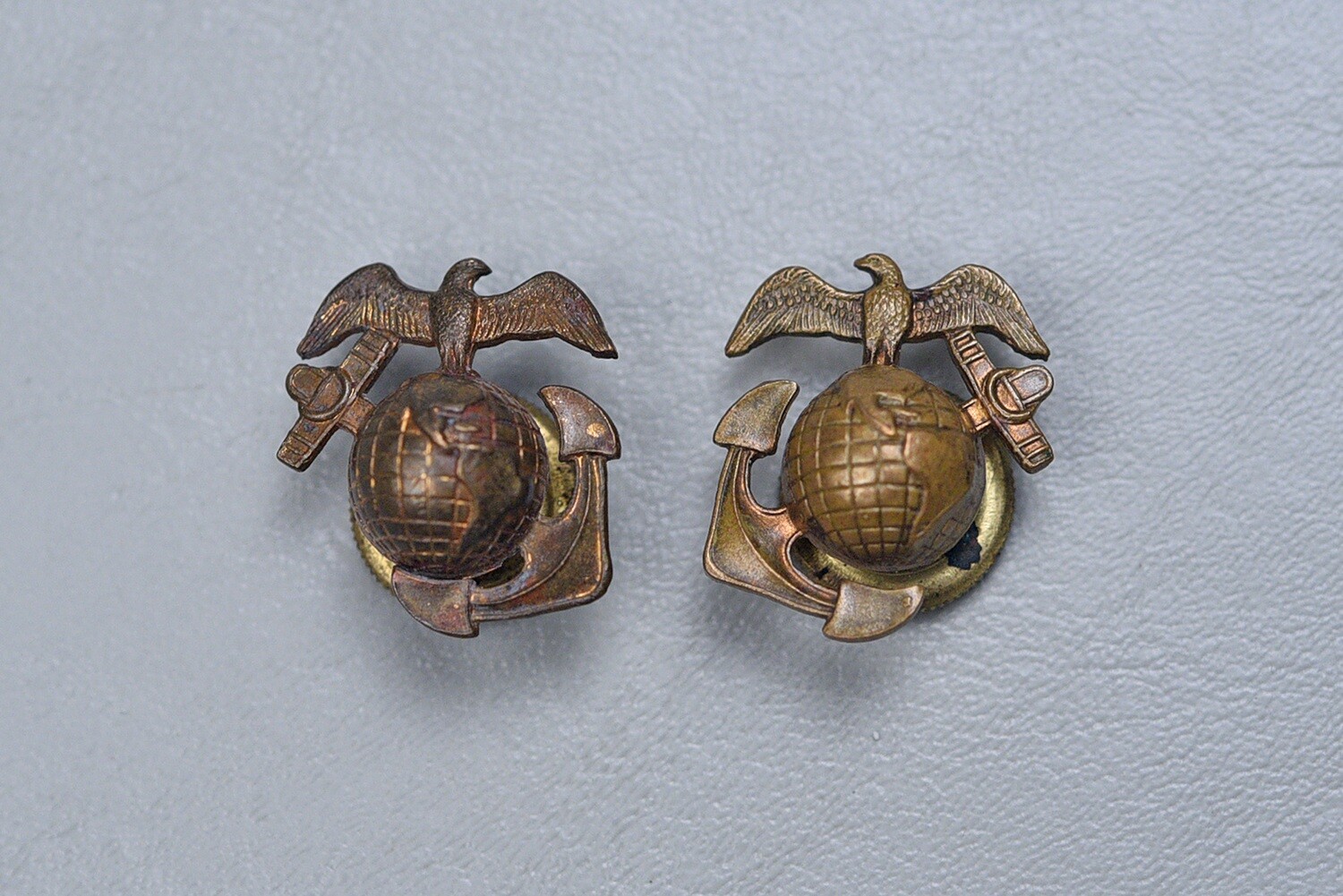 pre-WWII U.S. MARINE CORPS DROOP WING COLLAR INSIGNIA - MADE IN ENGLAND, SCREW BACK