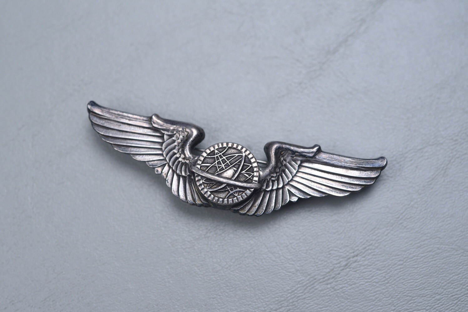 WWII U.S. ARMY AIR CORPS NAVIGATOR WING w/APPLIED ASTROLABE - PIN BACK, STERLING