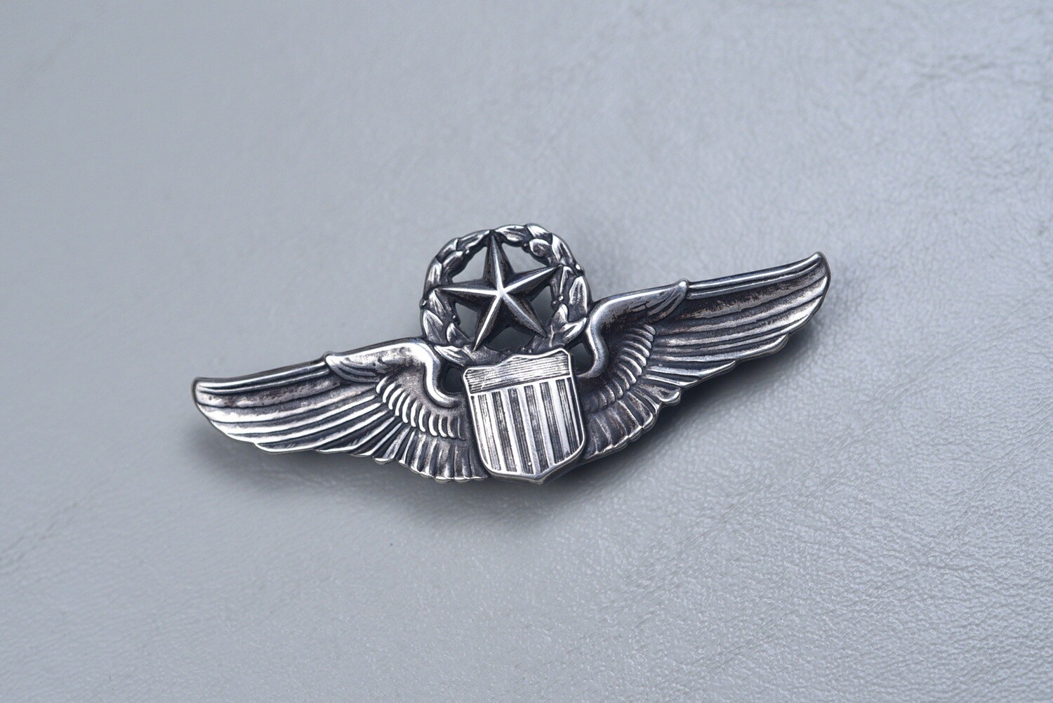 WWII U.S. Army Air Corps Command Pilot Wing by Josten - Clutch Back, Sterling