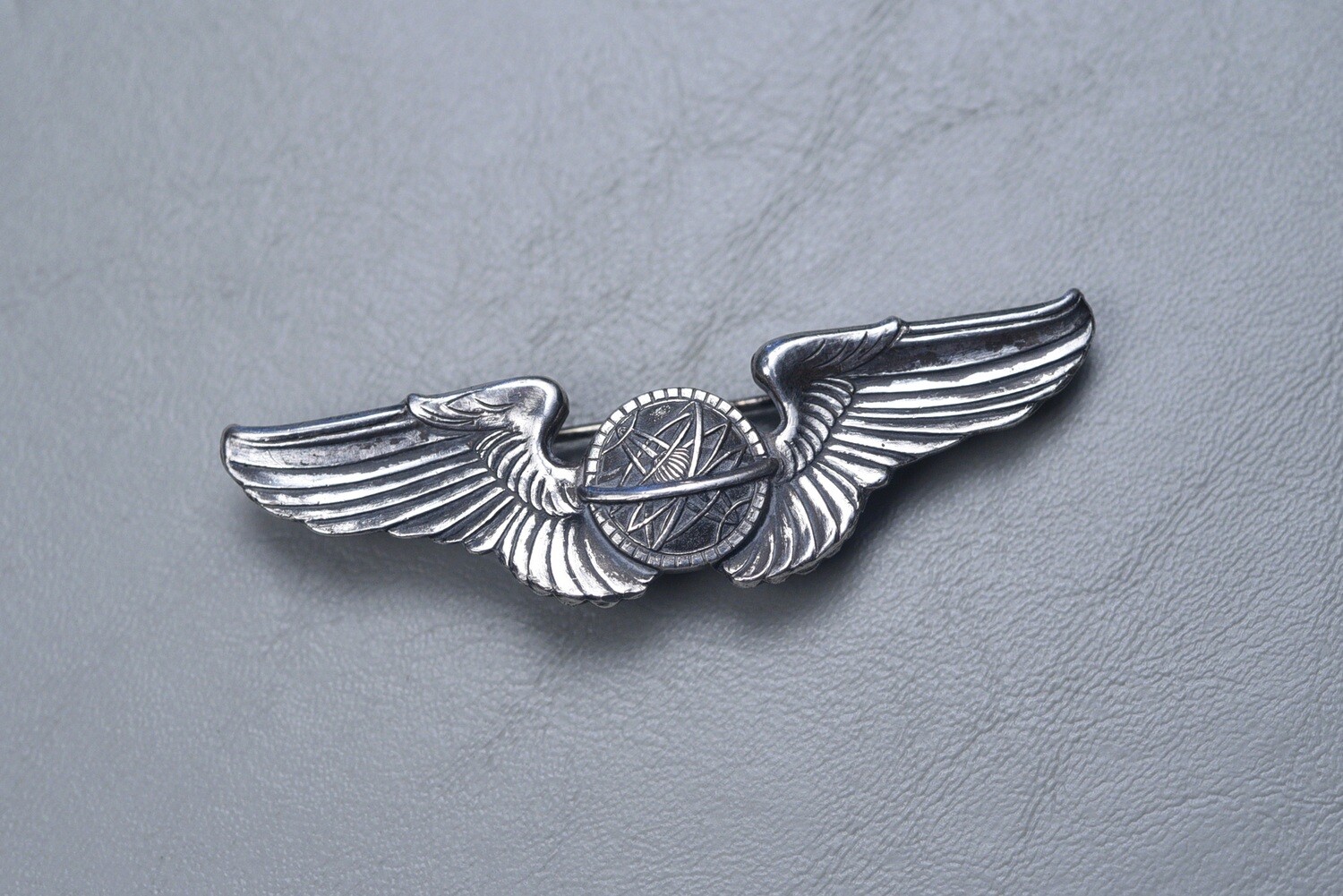 WWII U.S. ARMY AIR CORPS NAVIGATOR WING - PIN BACK, STERLING