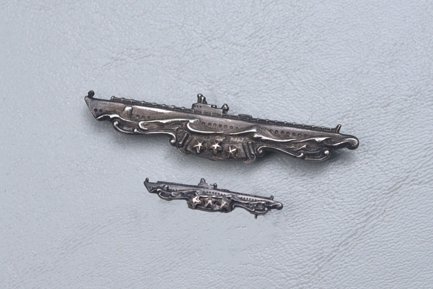 WWII U.S. NAVY COMBAT PATROL BADGE w/3 STARS &amp; MINIATURE BY AMICO - STERLING
