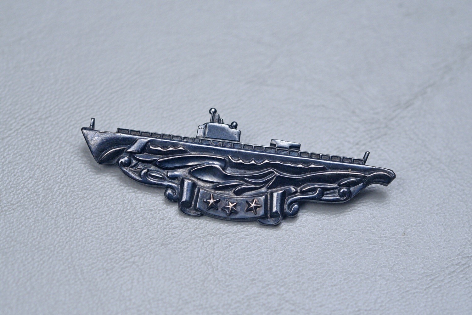 WWII U.S. NAVY DEEP WAVE COMBAT PATROL BADGE w/3 STARS