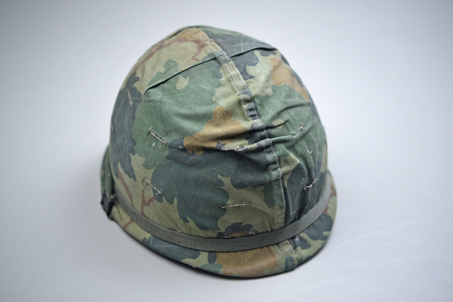 VIETNAM WAR U.S. M1 HELMET w/MITCHELL COVER &amp; BAND - DATED &#39;64&#39;