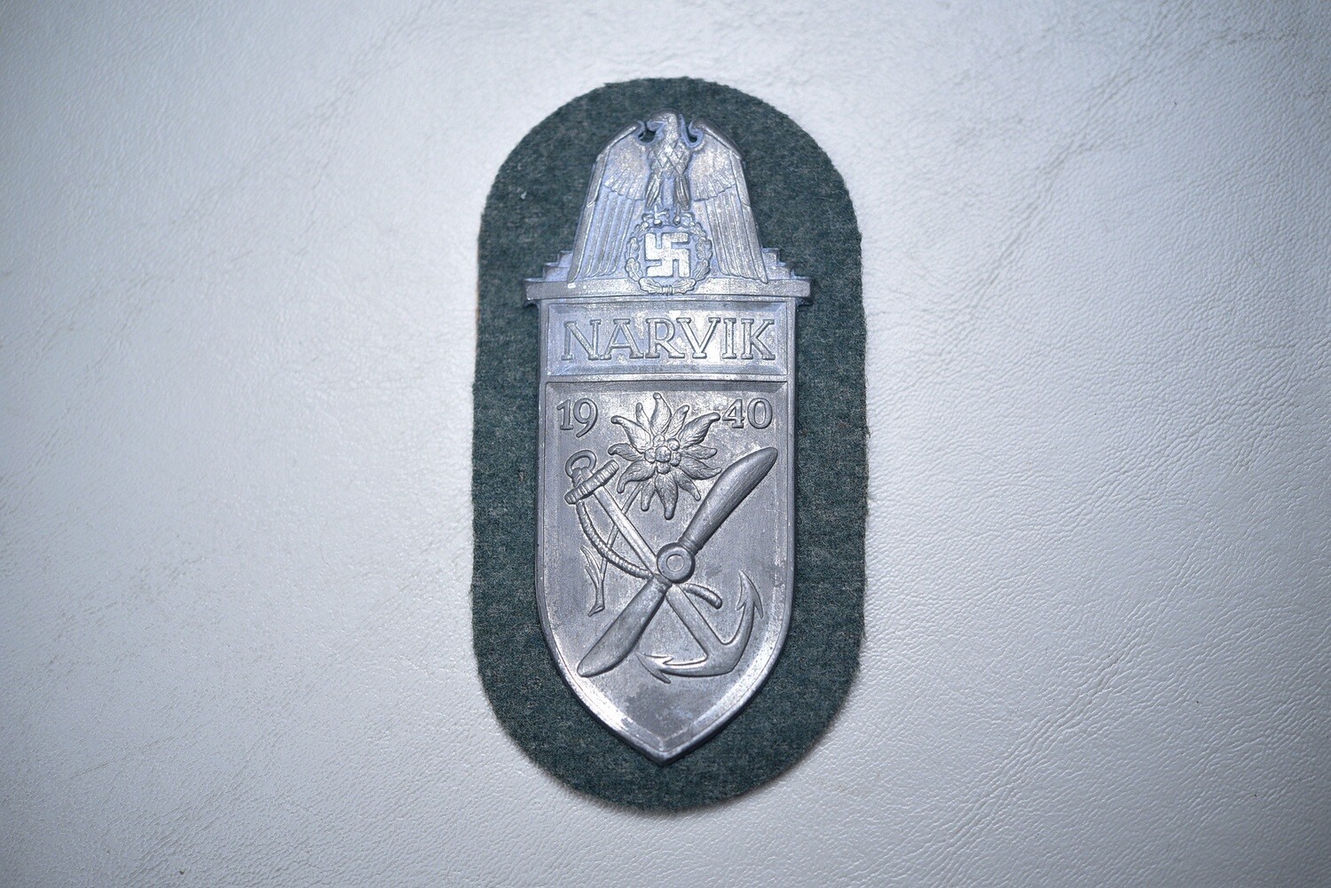 WWII GERMAN ARMY NARVIK CAMPAIGN SHIELD - UNIFORM REMOVED