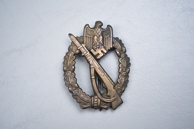 WWII GERMAN INFANTRY ASSAULT BADGE IN BRONZE - STAMPED WWII GERMAN INFANTRY ASSAULT BADGE IN BRONZE - STAMPED