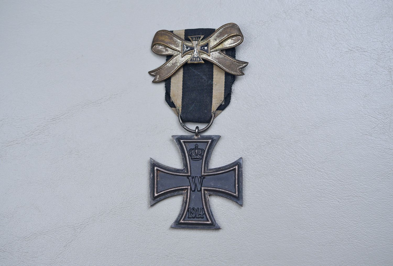WWI GERMAN 1914 IRON CROSS 2nd CLASS ON RIBBON BY &#39;EW&#39;