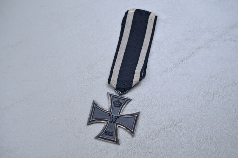 WWI GERMAN 1914 IRON CROSS 2nd CLASS ON RIBBON BY &#39;WS&#39;