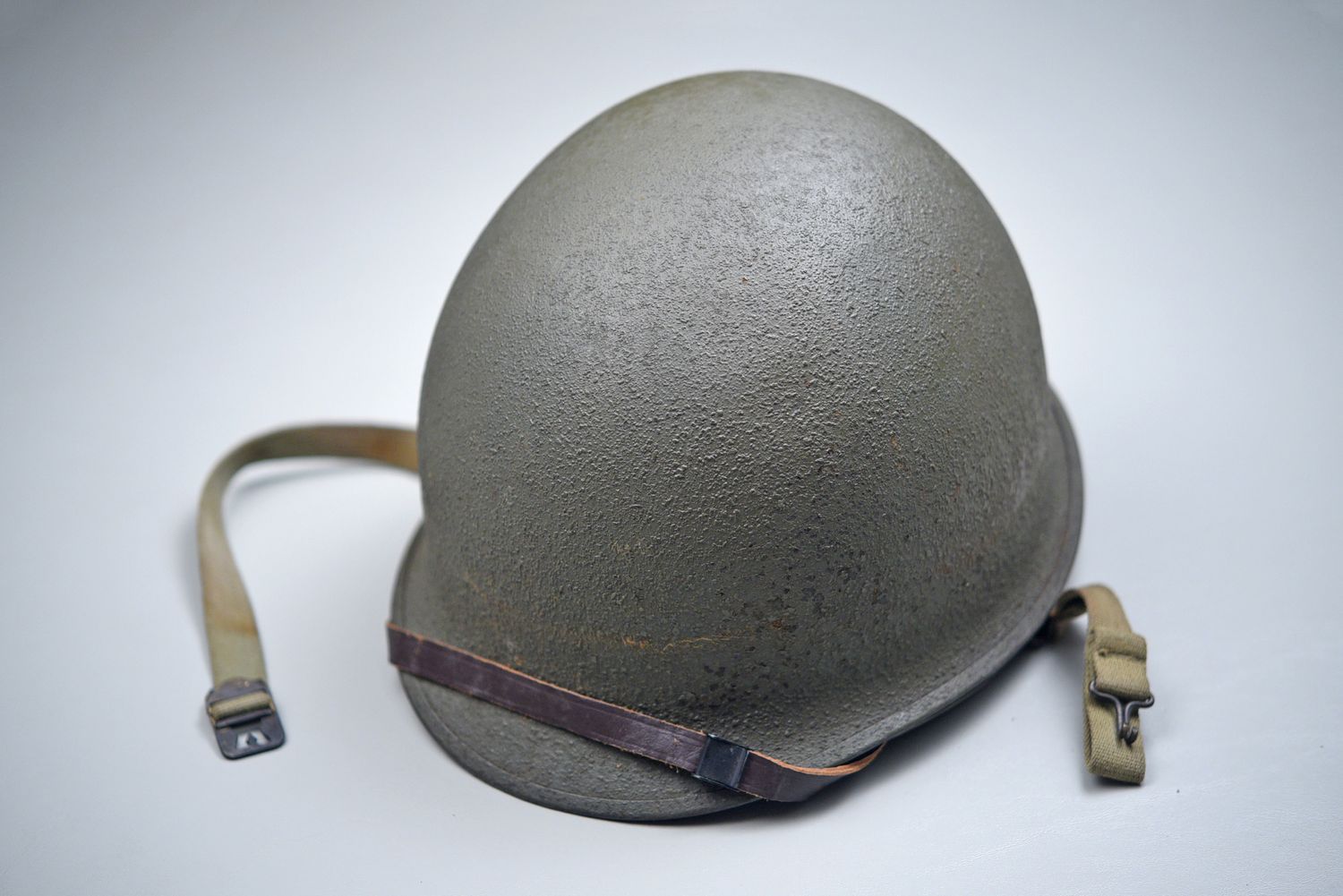 WWII U.S. M1 STEEL HELMET - COMPLETE &amp; EXCELLENT