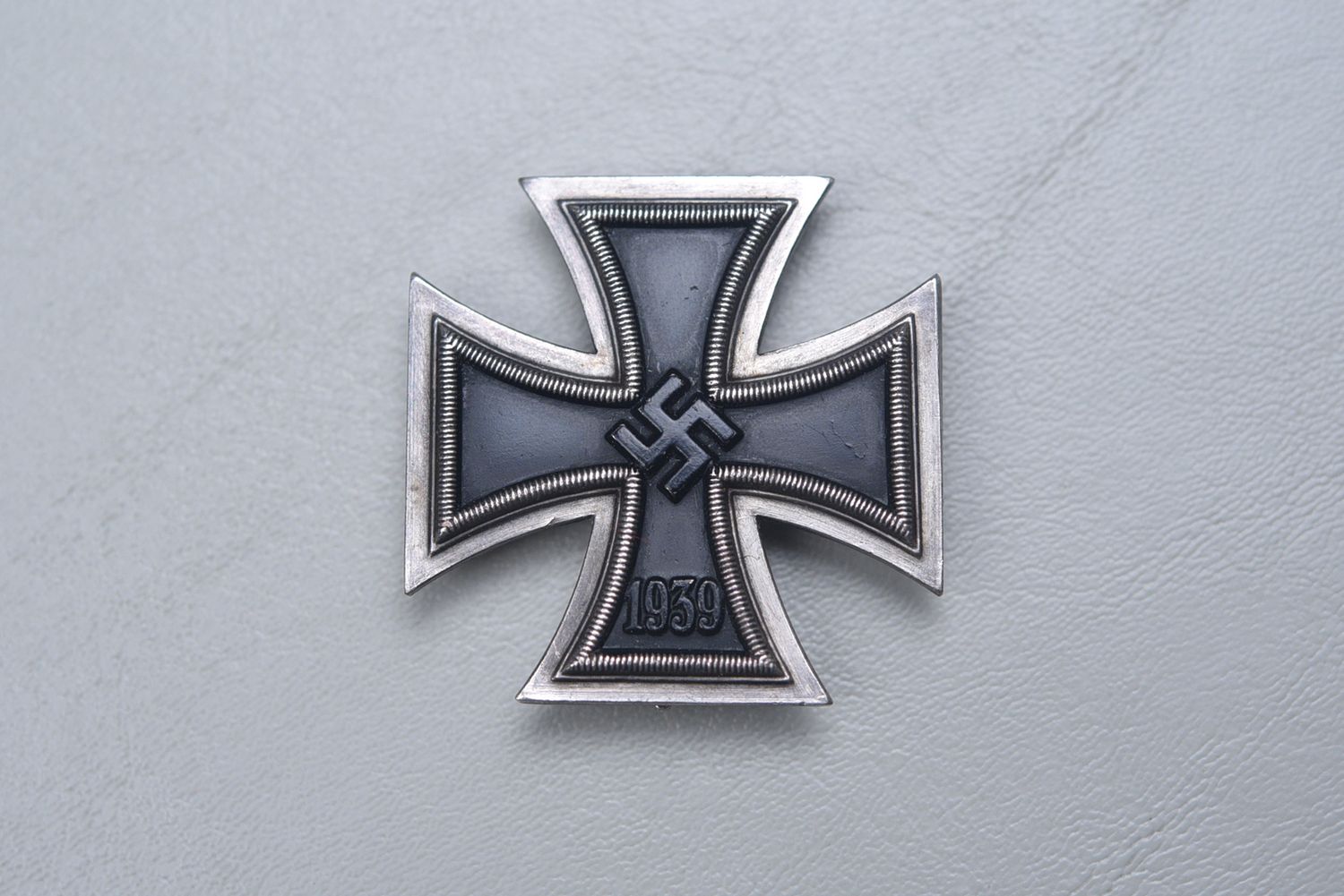 WWII GERMAN 1939 IRON CROSS 1st CLASS – WIDE FRAME