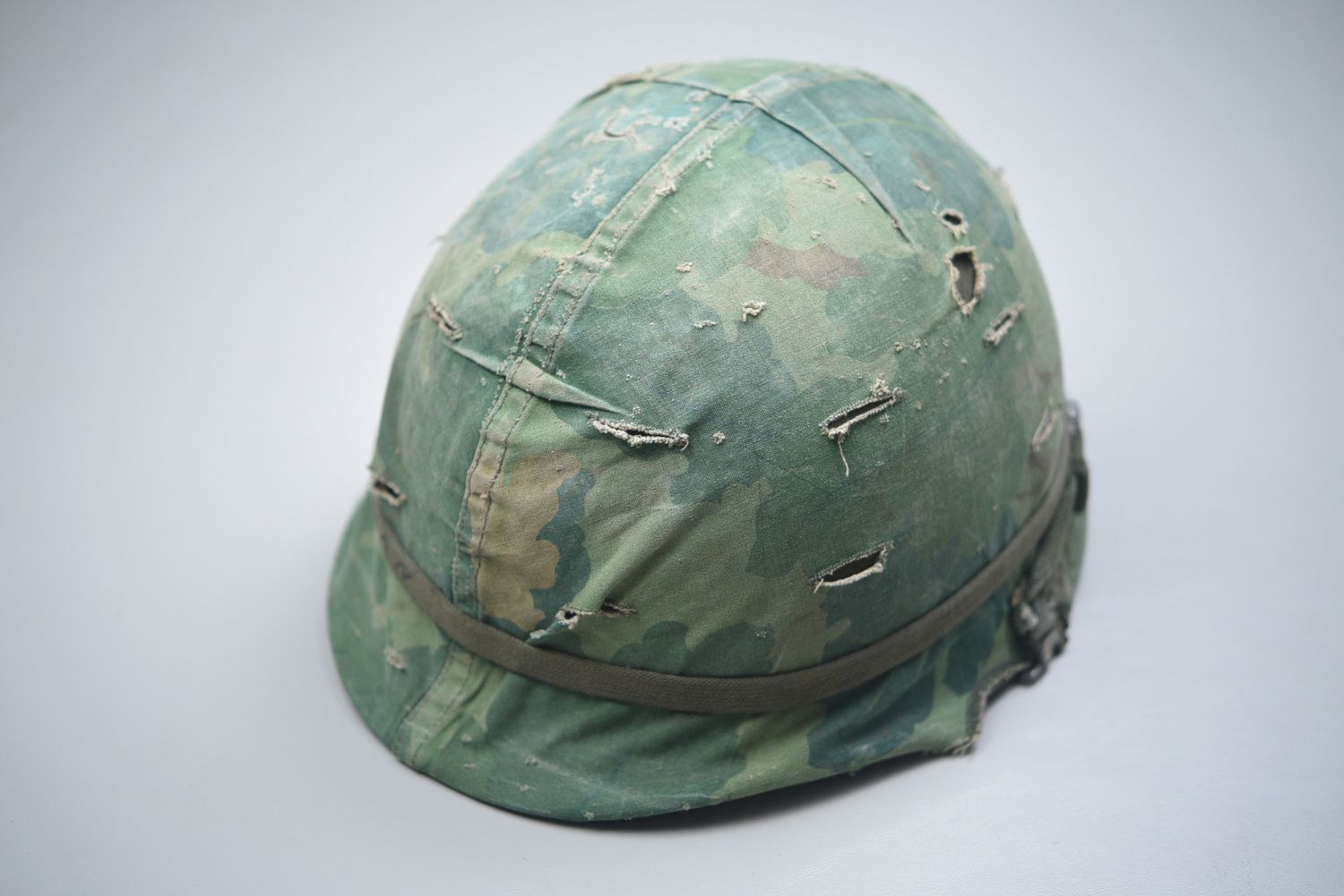 VIETNAM WAR M1 HELMET w/MITCHELL CAMOUFLAGED COVER - DATED &#39;70’