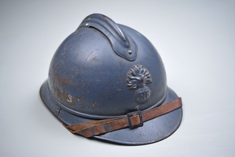 WWI FRENCH MODEL 1915 ADRIAN INFANTRY HELMET - COMPLETE