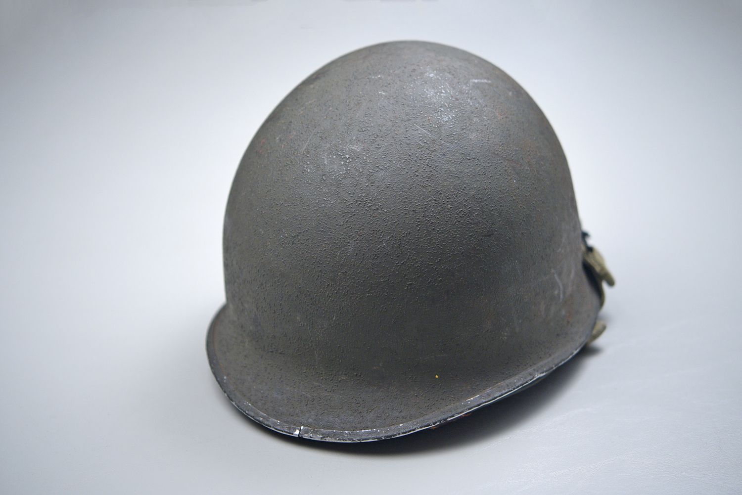WWII U.S M1 STEEL HELMET w/LINER - FRONT SEAM, FIXED BALES - COMPLETE