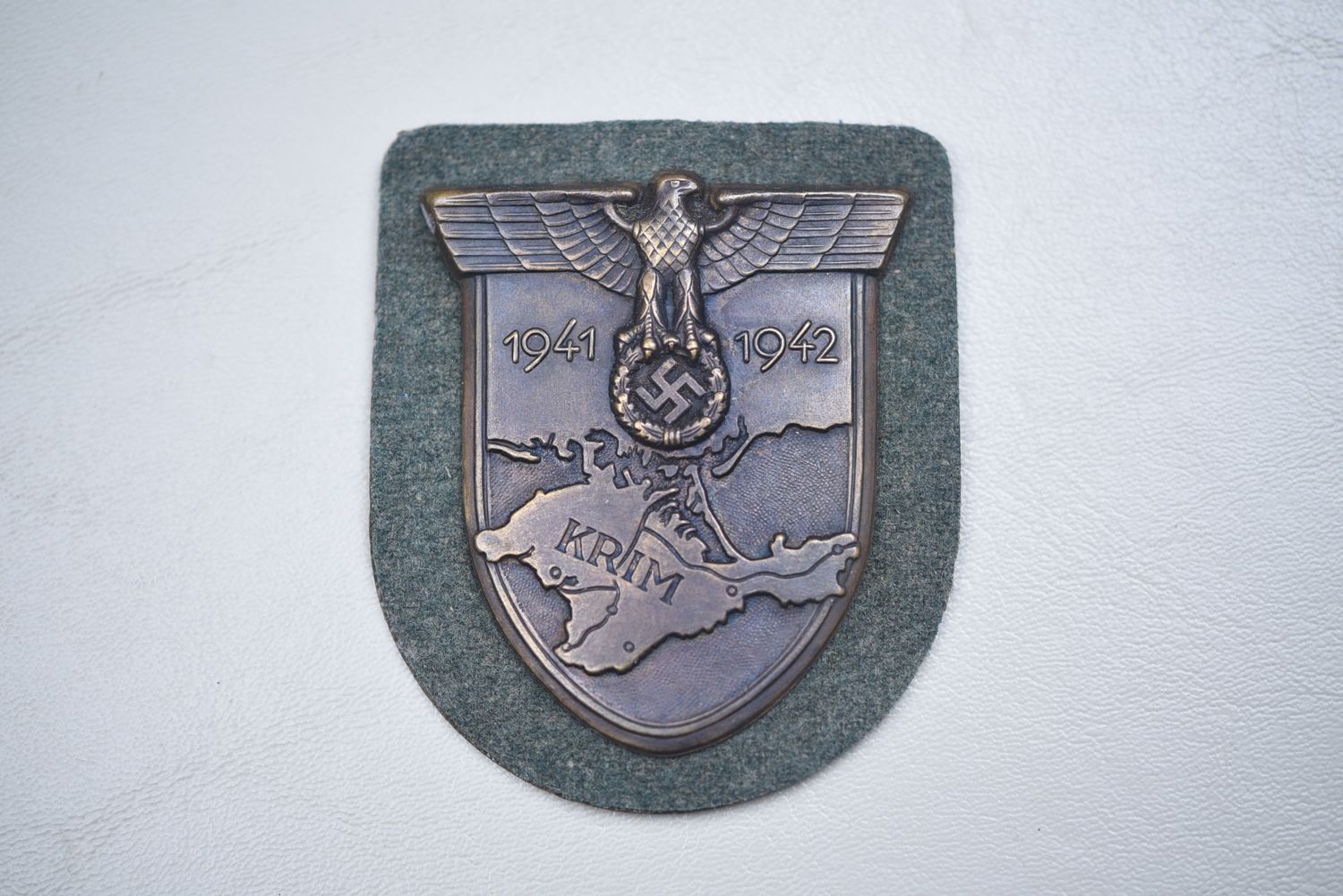 WWII GERMAN KRIM CAMPAIGN SHIELD ON ARMY BACKING - NEAR MINT