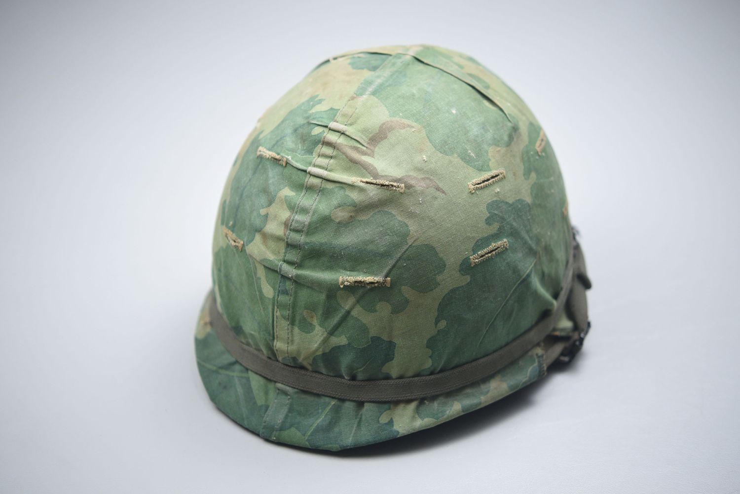 VIETNAM WAR U.S. M1C PARATROOPER HELMET w/MITCHELL PATTERN COVER -DATED