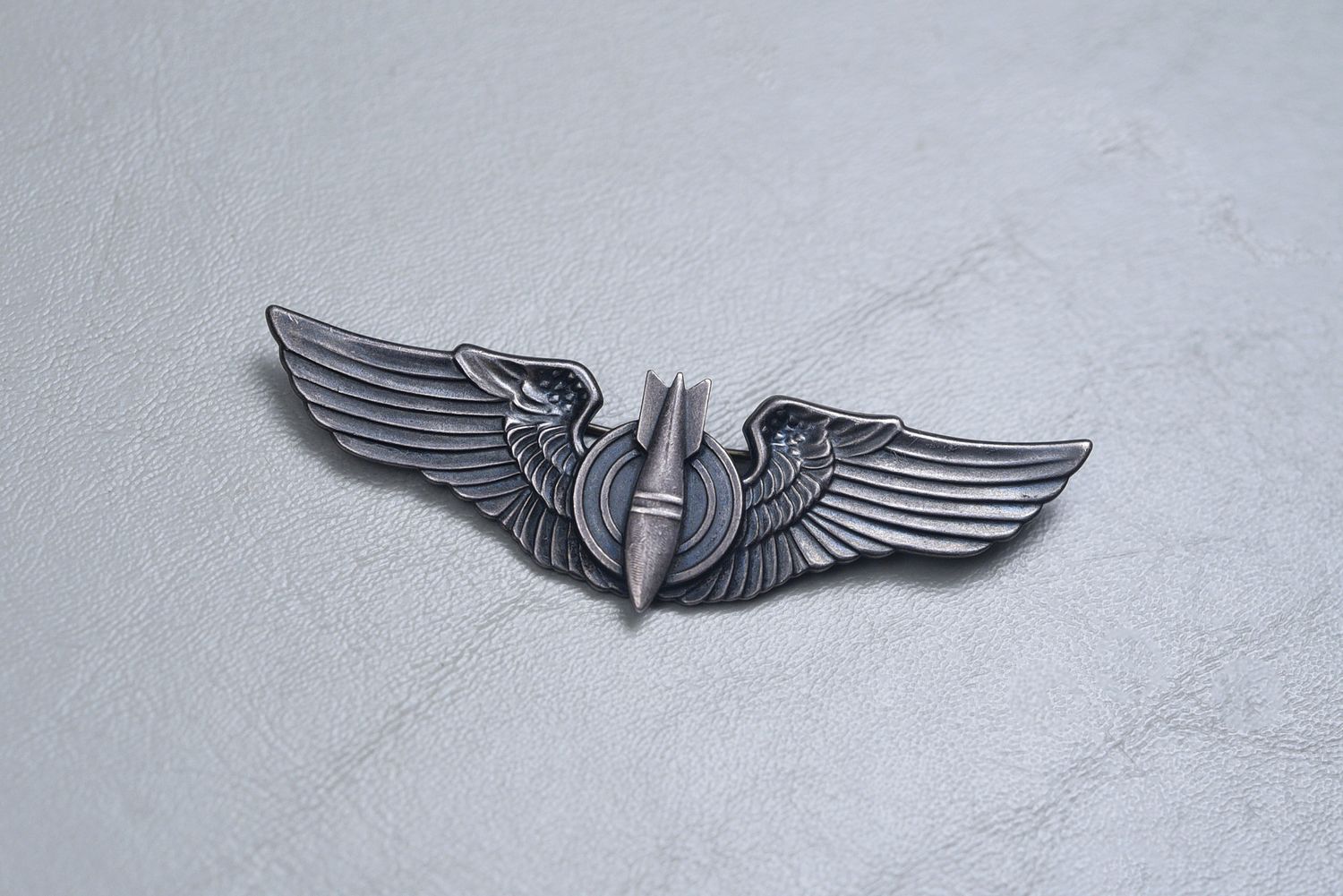 WWII U.S. ARMY AIR CORPS &#39;JUAREZ&#39; PATTERN BOMBARDIER WING - STERLING