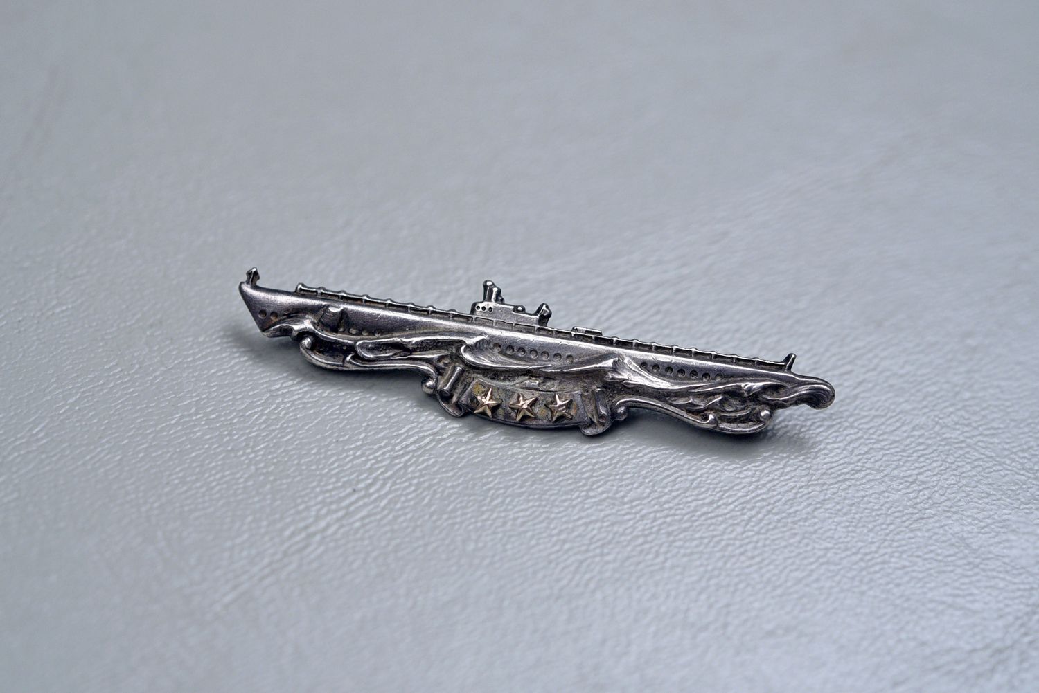 WWII U.S. NAVY SUBMARINE PATROL BADGE w/3 STARS BY AMICO - PIN BACK, STERLING