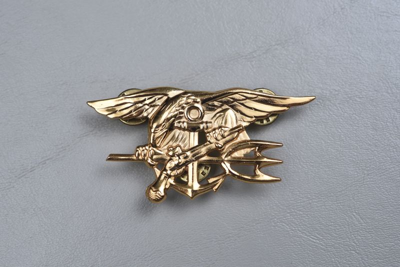 post-VIETNAM WAR ERA U.S. NAVY SPECIAL WAREFARE TRIDENT BADGE (SEALS) post-VIETNAM WAR ERA U.S. NAVY SPECIAL WAREFARE TRIDENT BADGE (SEALS)