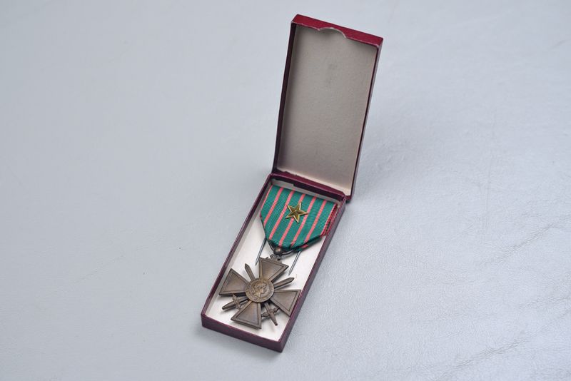 WWI FRENCH CROIX DE GUERRE w/STAR IN BOX - 1914-1918 WWI FRENCH CROIX DE GUERRE w/STAR IN BOX - 1914-1918