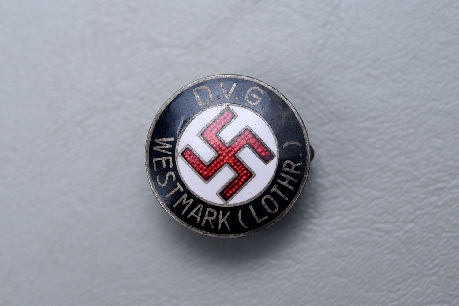 WWII GERMAN NSDAP - DVG WESTMARK PARTY PIN BY REDO