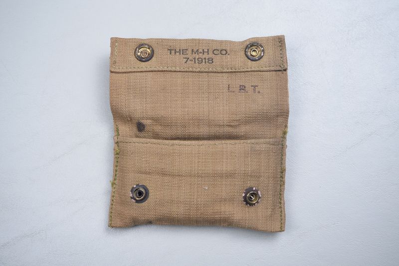 WWI U.S. FIRST AID BANDAGE & CARRIER - BAUER & BLACK 1918