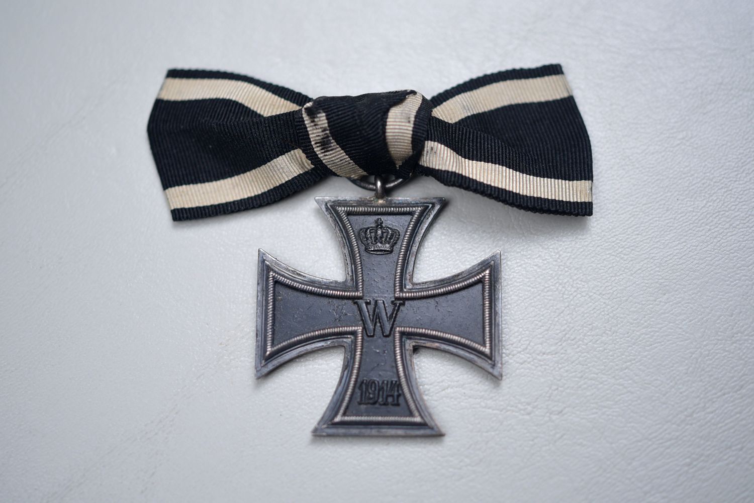 WWI GERMAN 1914 IRON CROSS 2nd CLASS ON BOW FOR NURSES