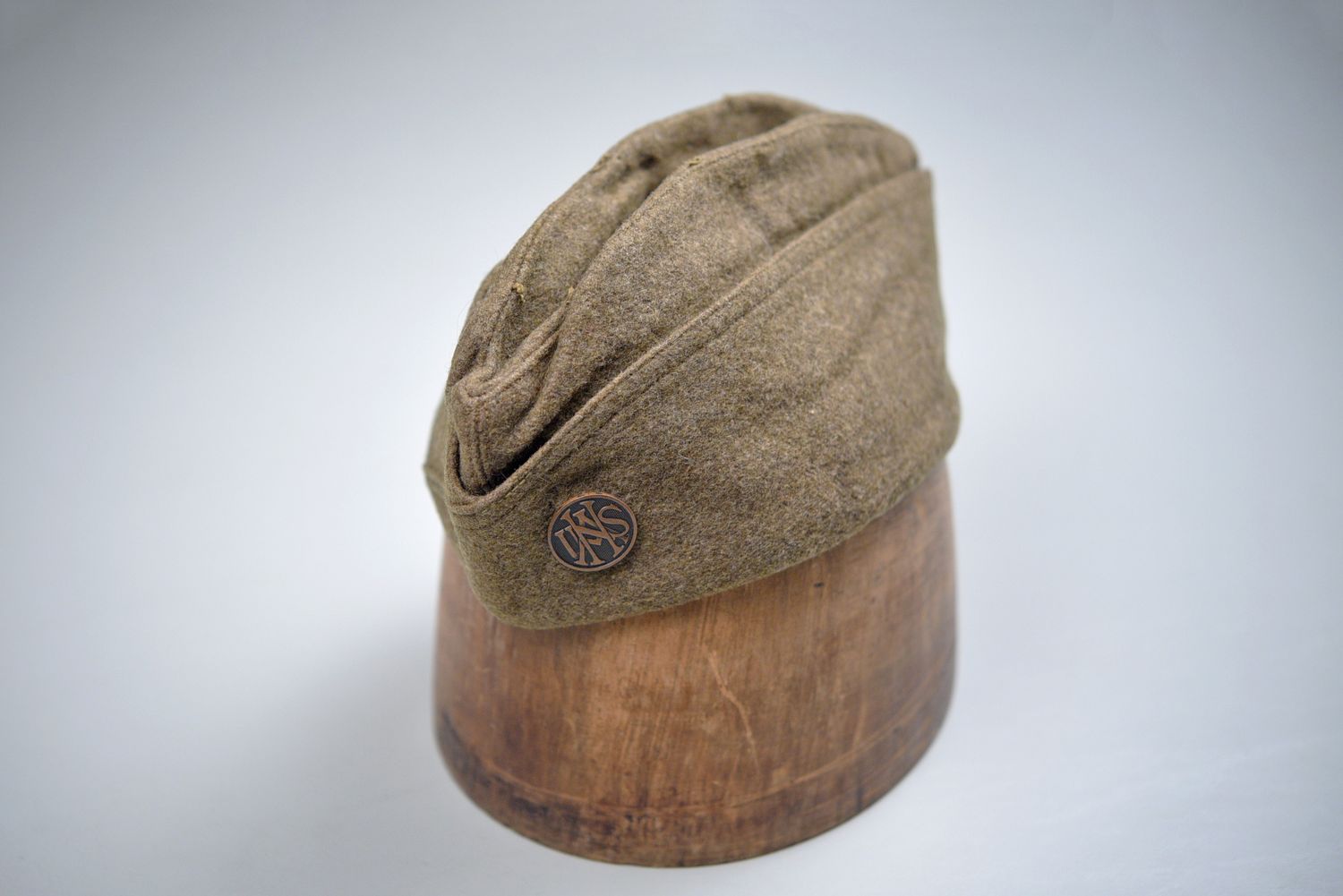WWI U.S. ENLISTED OVERSEAS CAP w/NATION ARMY DISK ON FRONT