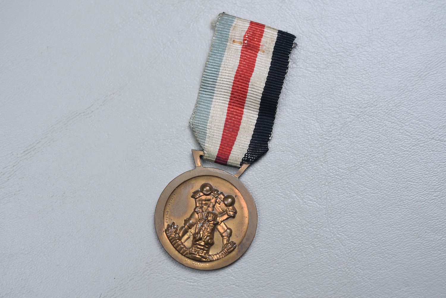 WWII GERMAN AFRIKA KORPS MEDAL ON ORIGINAL RIBBON – EARLY ISSUE