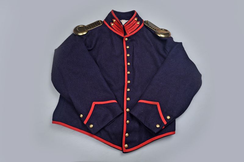 CIVIL WAR U.S. ARTILLERY SHELL JACKET w/SHOULDER SCALES – OUTSTANDING REPLICA SIZE 44 CIVIL WAR U.S. ARTILLERY SHELL JACKET w/SHOULDER SCALES – OUTSTANDING REPLICA SIZE 44