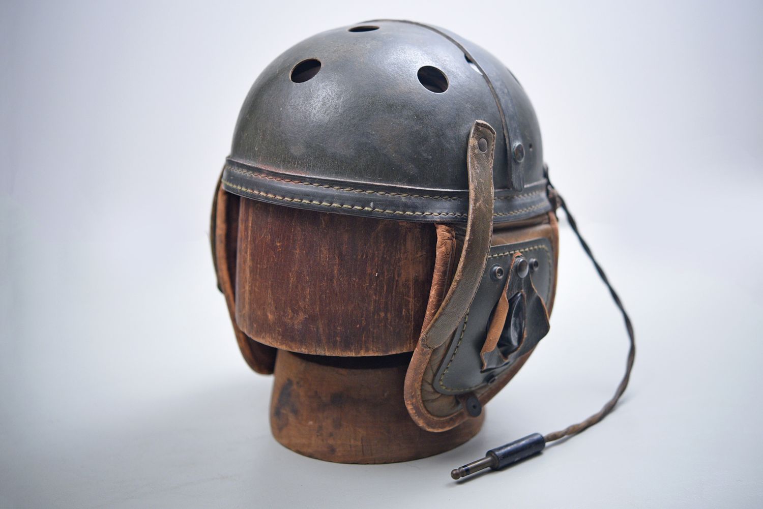 WWII U.S. M-1938 TANK CREWMAN’S HELMET BY WILSON w/ELECTRONICS