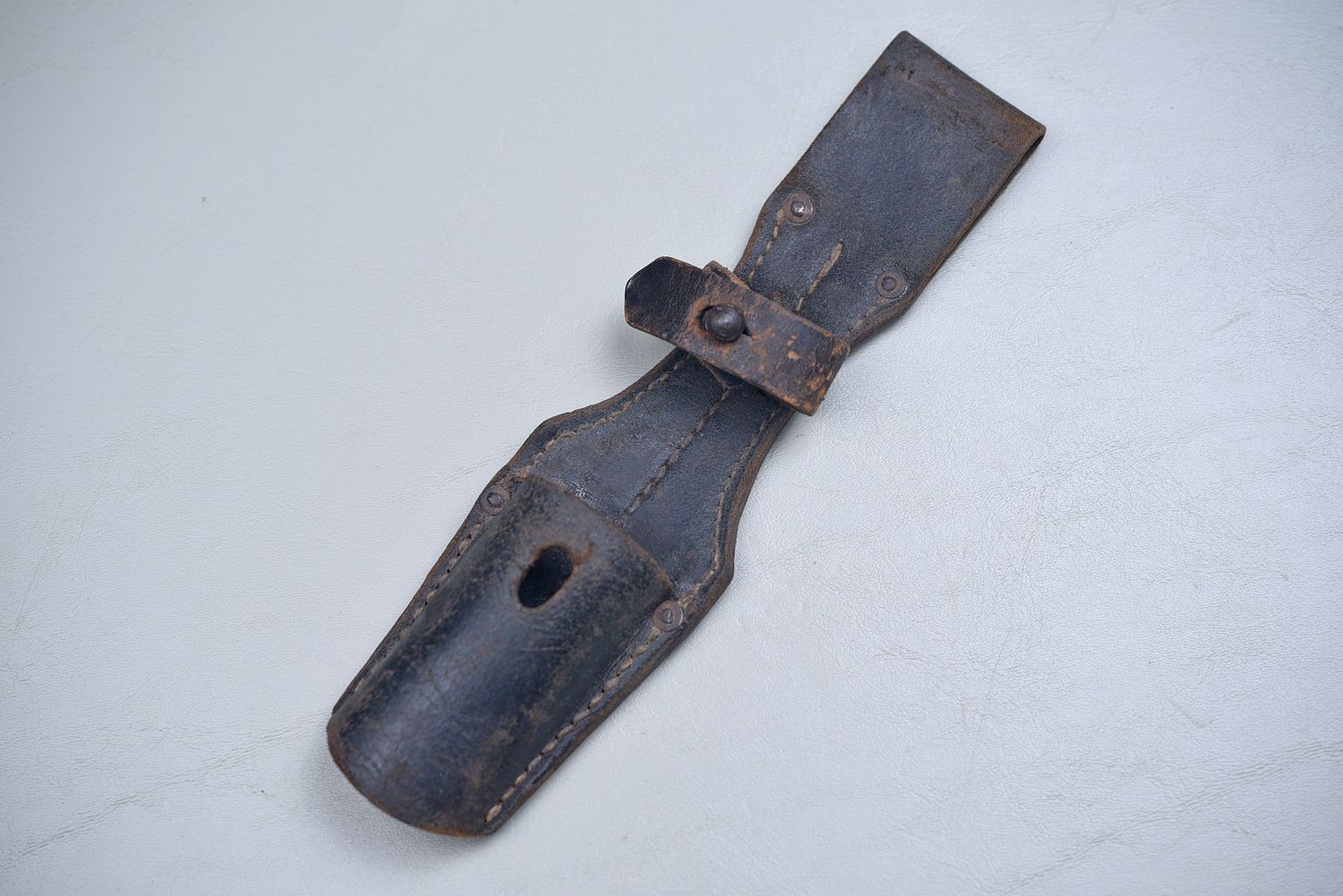 WWII GERMAN k98 LEATHER BAYONET FROG