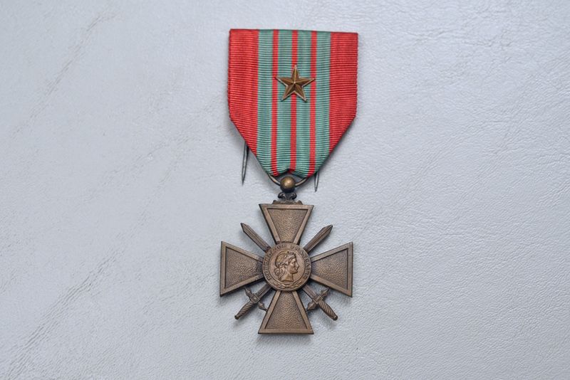 WWII FRENCH 1939 CROIX DE GUERRE w/BRONZE STAR