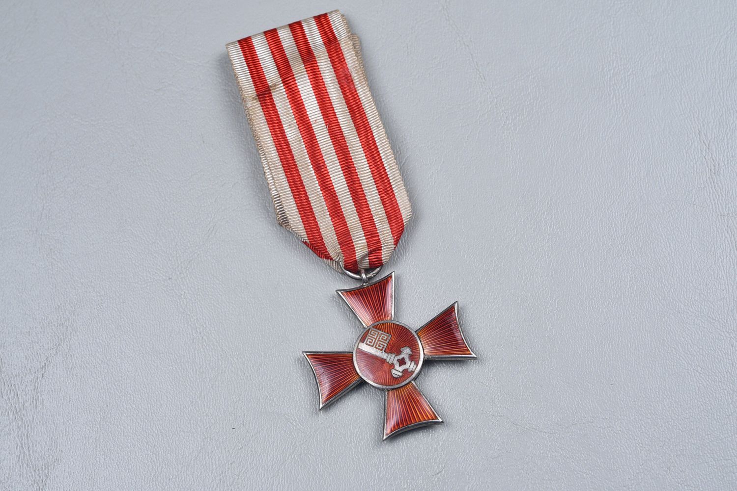 WWI GERMAN CITY OF BREMEN HANSEATIC CROSS ON EXTRA LONG RIBBON