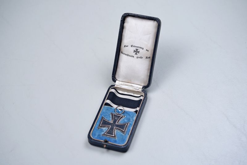 WWI GERMAN 1914 IRON CROSS 2nd CLASS IN PRESENTATION CASE WWI GERMAN 1914 IRON CROSS 2nd CLASS IN PRESENTATION CASE