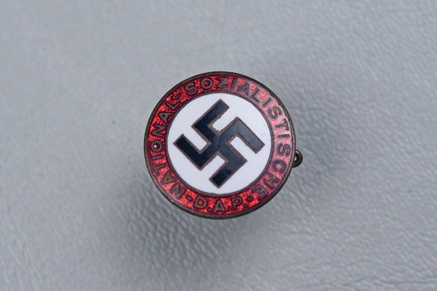 WWII GERMAN NSDAP PARTY PIN SMALL 18mm SIZE BY S&amp;L
