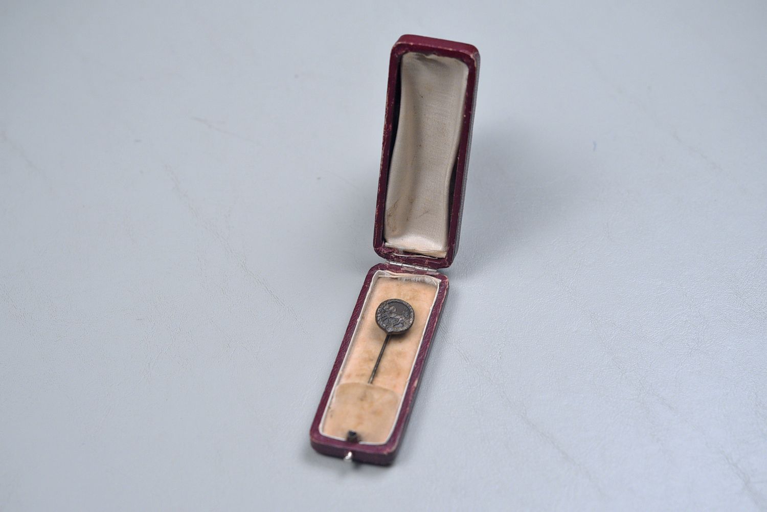 WWII GERMAN EQUESTRIAN HORSE DRIVERS BADGE STICK PIN IN CASE