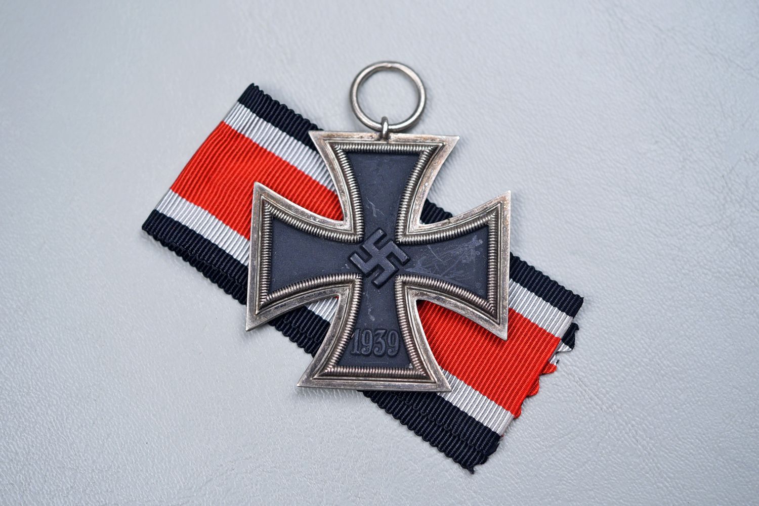 WWII GERMAN 1939 IRON CROSS 2nd CLASS w/RIBBON