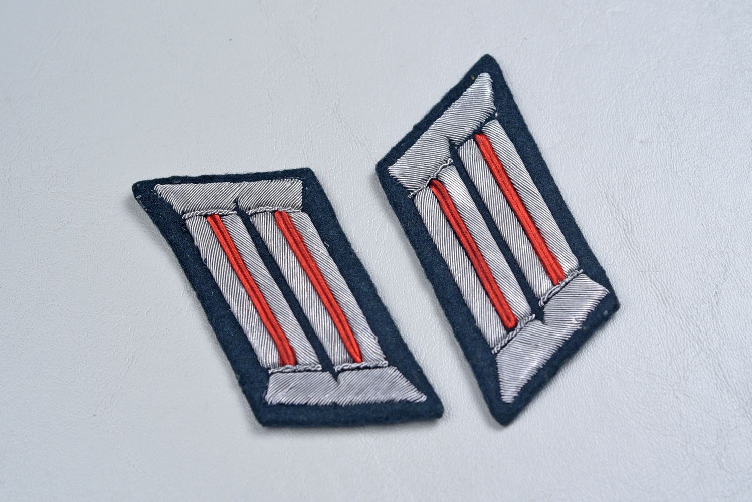 WWII GERMAN ARTILLERY OFFICER&#39;S COLLAR TAB - MATCHED PAIR