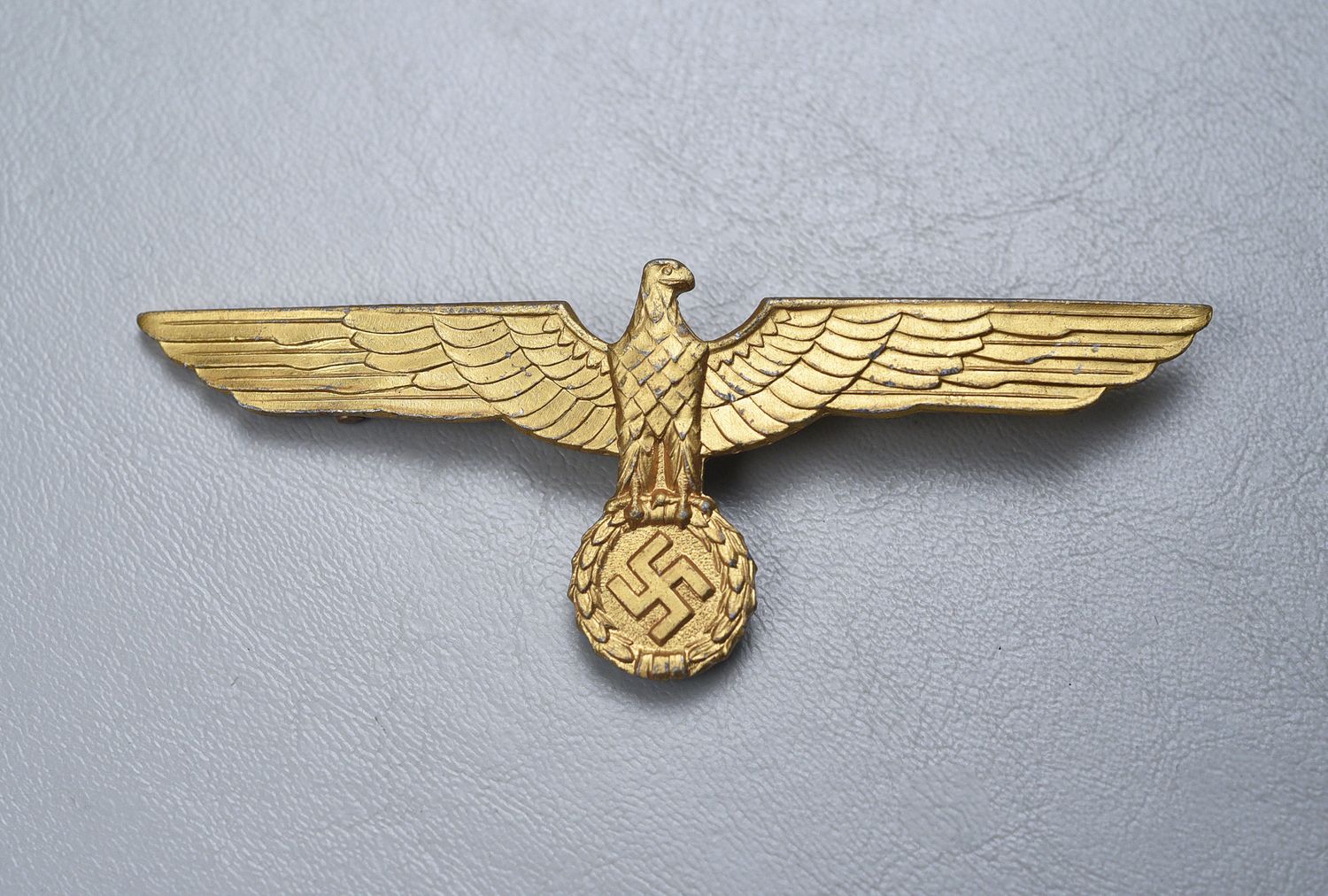 WWII GERMAN KRIEGSMARINE OFFICER&#39;S GOLD BREAST EAGLE