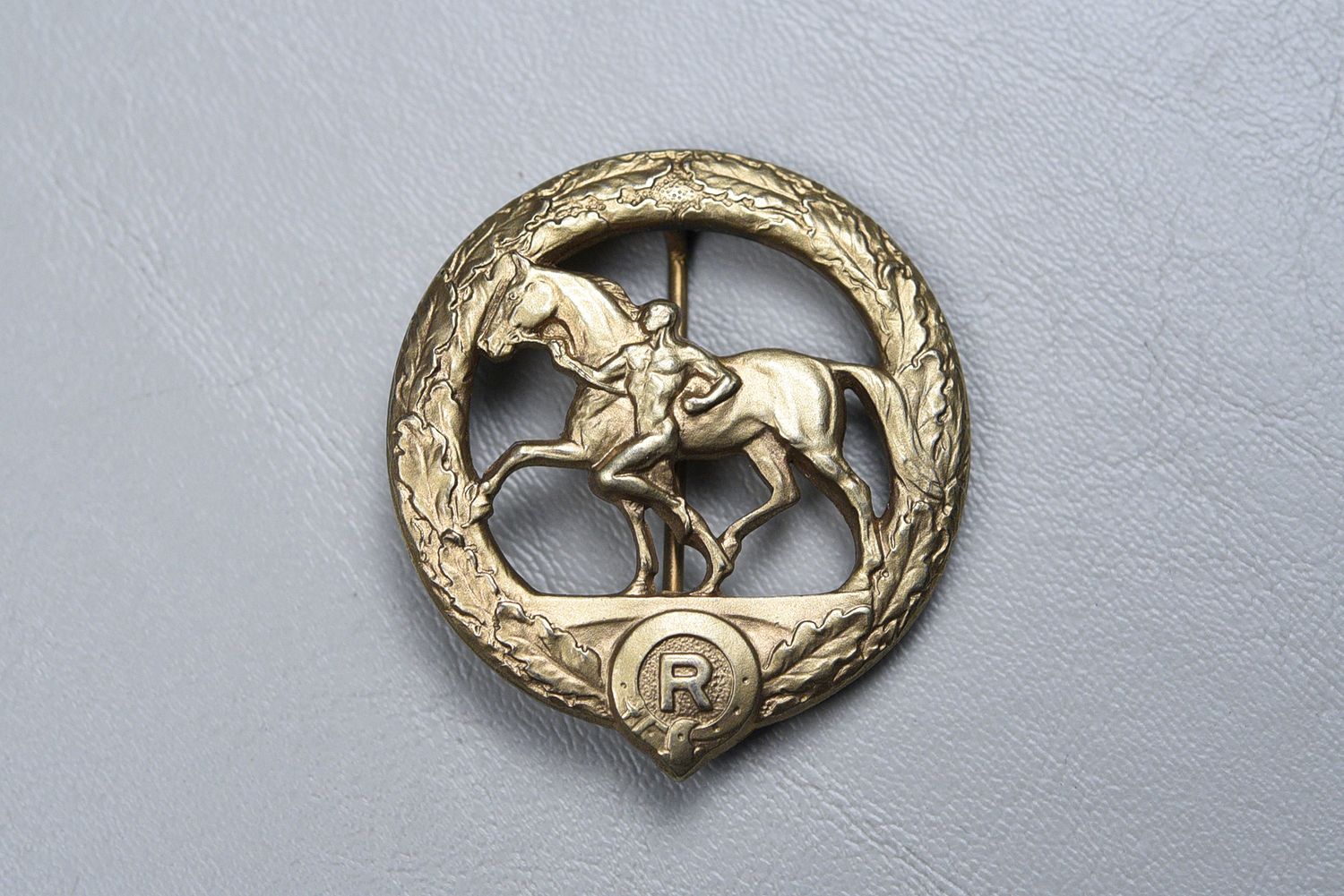 WWII GERMAN BADGE FOR THE CARE OF HORSES IN GOLD – SCARCE