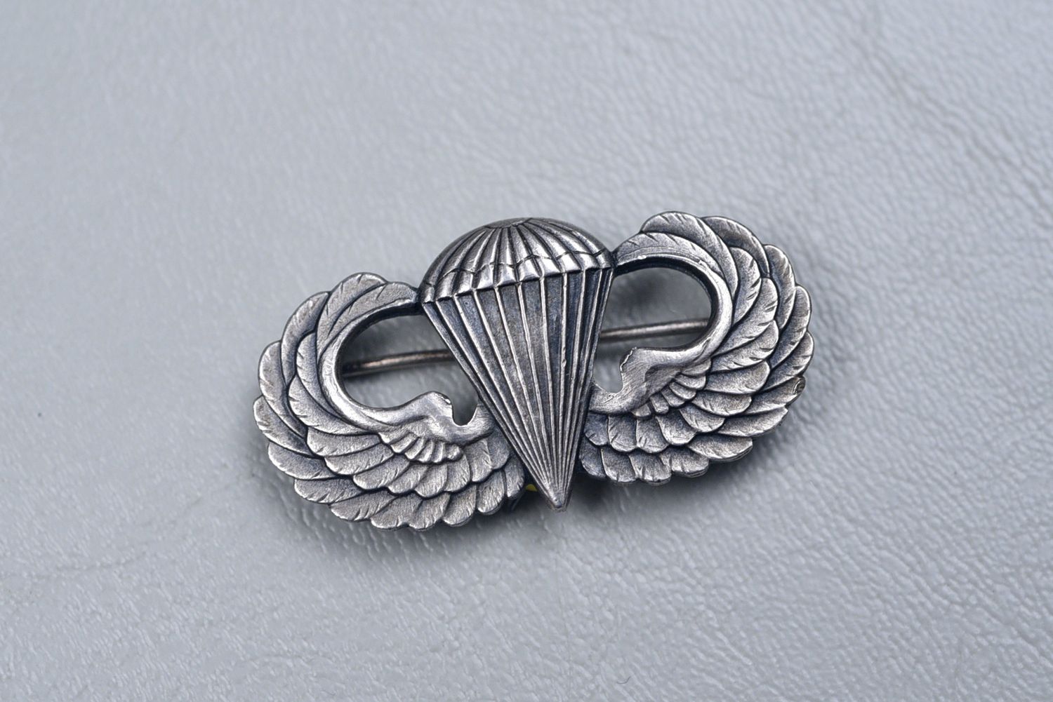 WWII U.S. ARMY PARATROOPER JUMP WINGS BY GEMSCO - STERLING