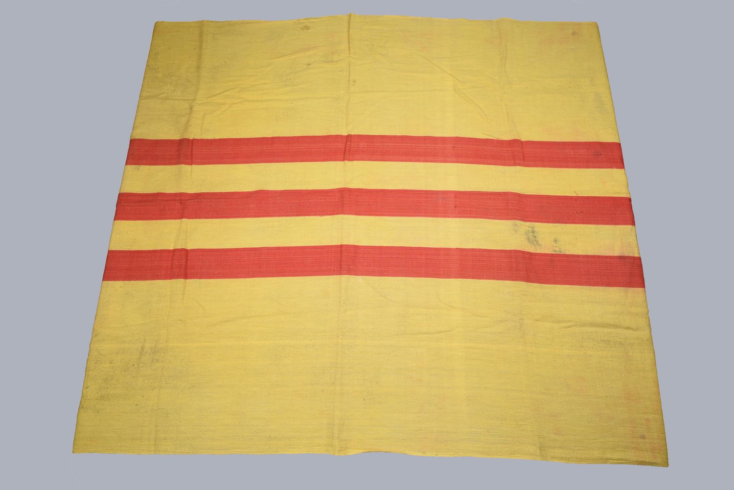 VIETNAM WAR REPUBLIC OF VIETNAM NATIONAL FLAG